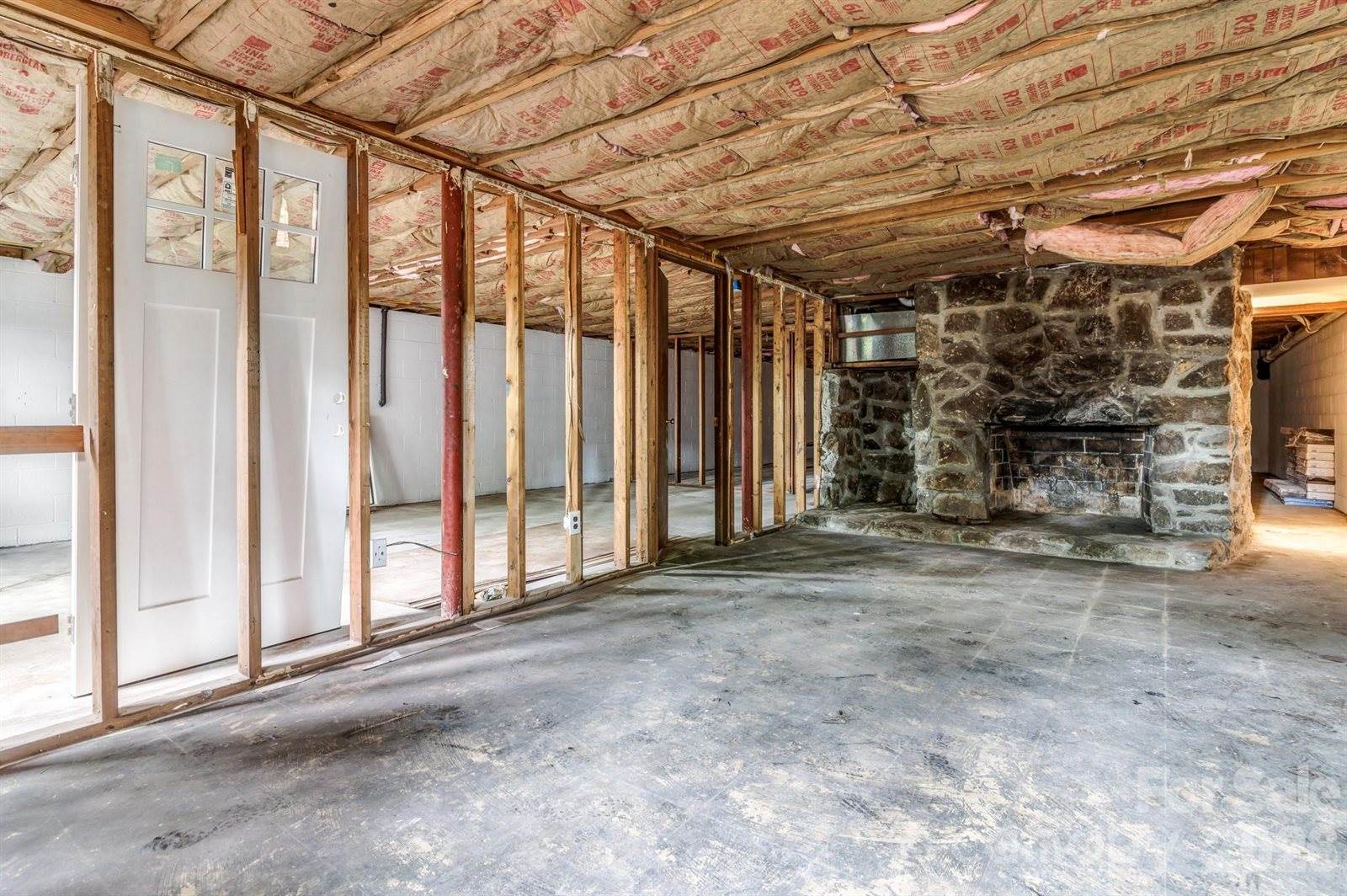 4 Barnes Road, Asheville, NC 28803