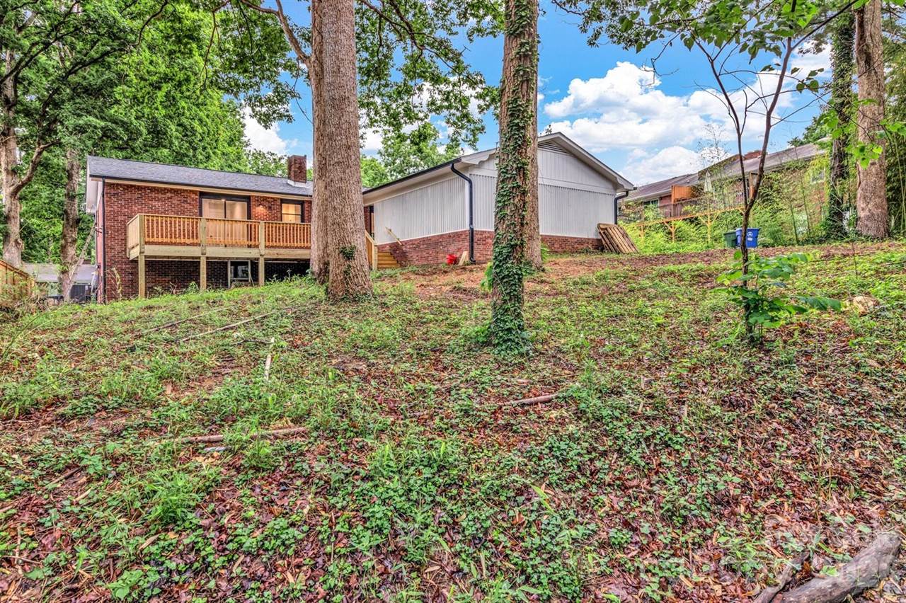 4 Barnes Road, Asheville, NC 28803