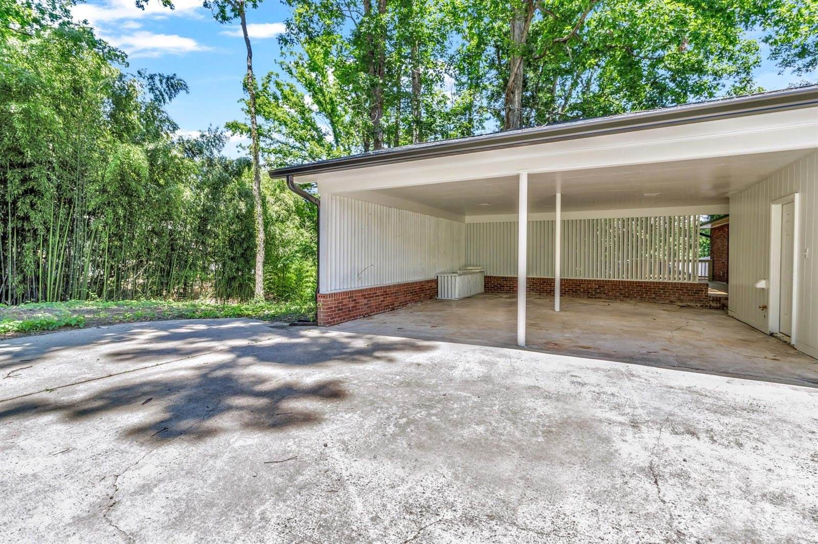 4 Barnes Road, Asheville, NC 28803