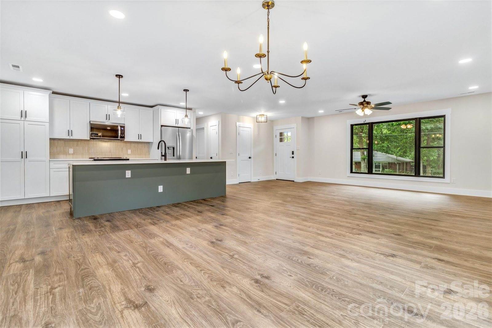 4 Barnes Road, Asheville, NC 28803