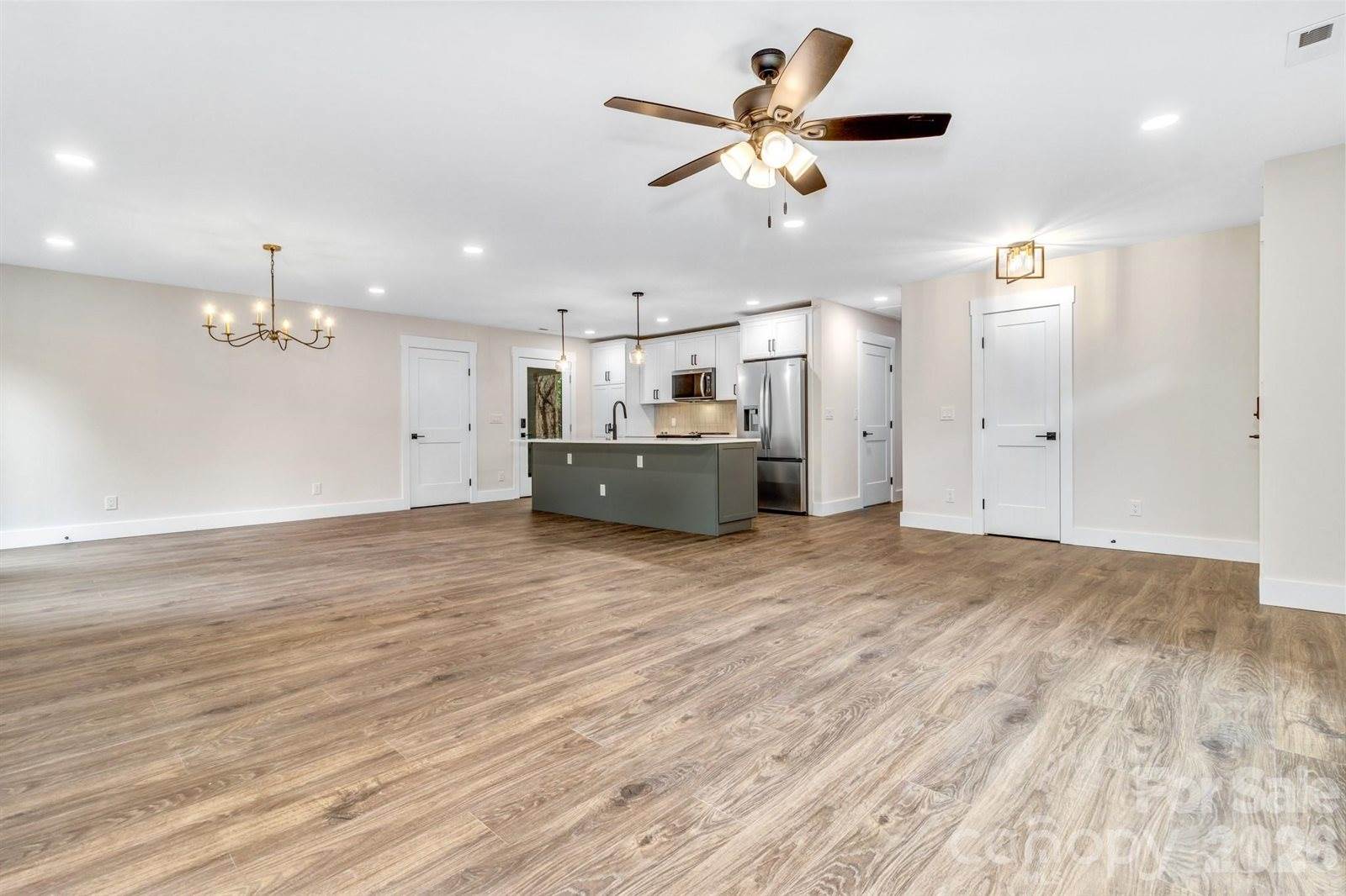 4 Barnes Road, Asheville, NC 28803