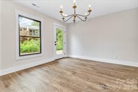 4 Barnes Road, Asheville, NC 28803