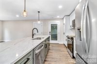 4 Barnes Road, Asheville, NC 28803