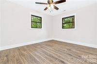 4 Barnes Road, Asheville, NC 28803