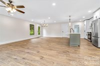 4 Barnes Road, Asheville, NC 28803