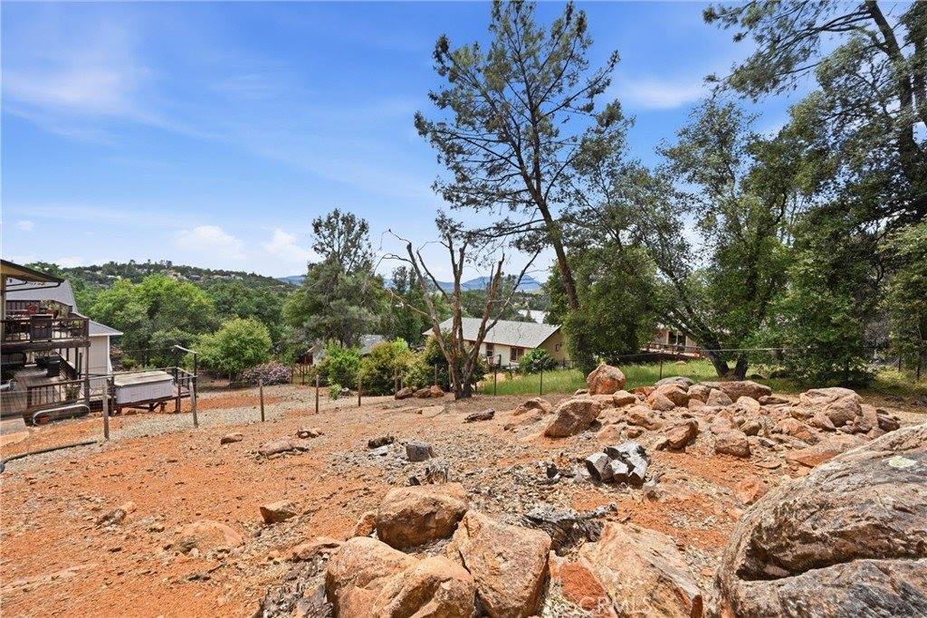 18685 Oak Grove, Hidden Valley Lake, CA 95467