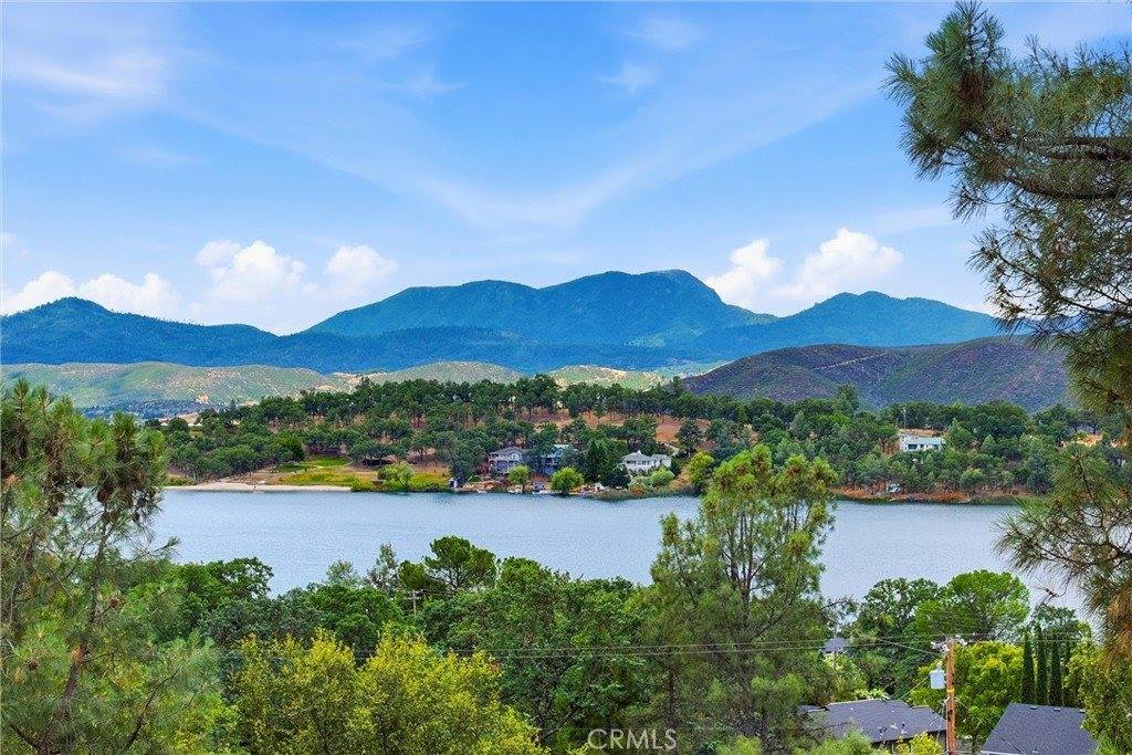 18685 Oak Grove, Hidden Valley Lake, CA 95467