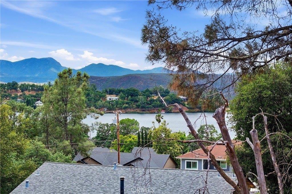 18685 Oak Grove, Hidden Valley Lake, CA 95467