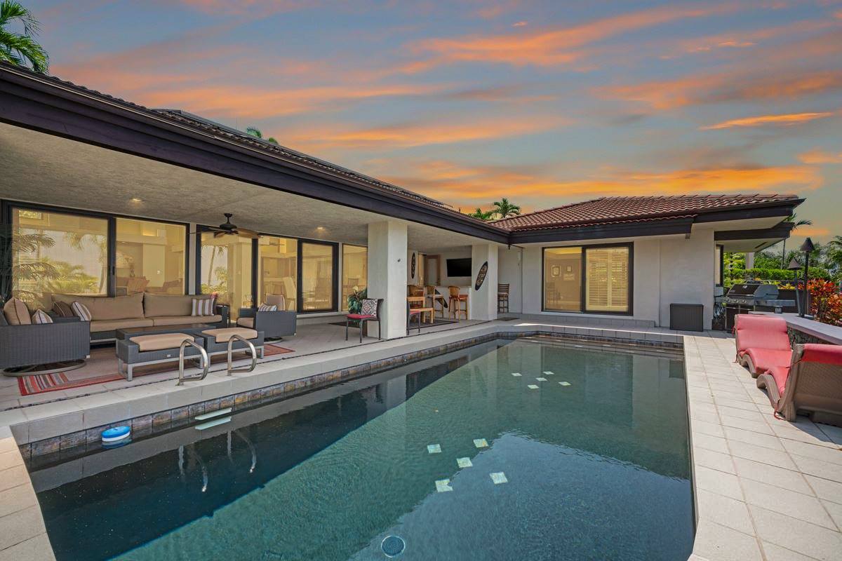 78-6835 Keaupuni St, Kailua Kona, HI 96740