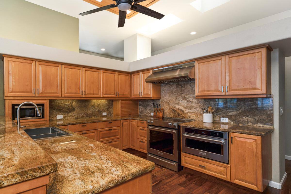 78-6835 Keaupuni St, Kailua Kona, HI 96740