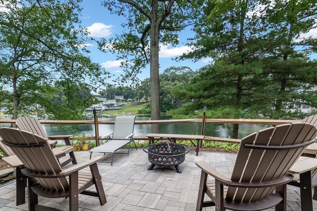 105 Lakeview Street, Southwick, MA 01077