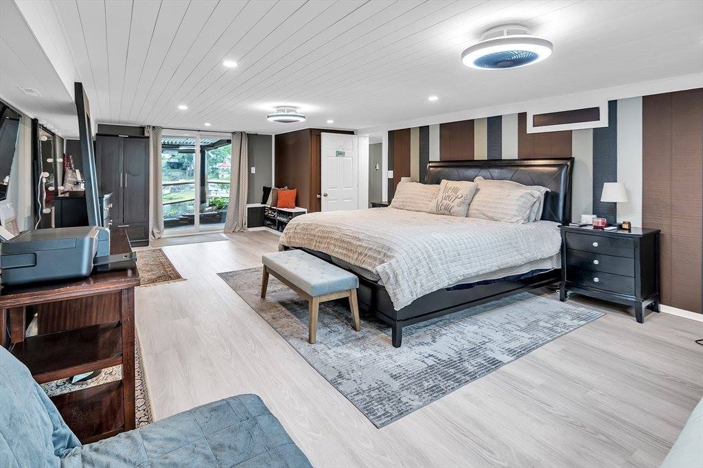 105 Lakeview Street, Southwick, MA 01077