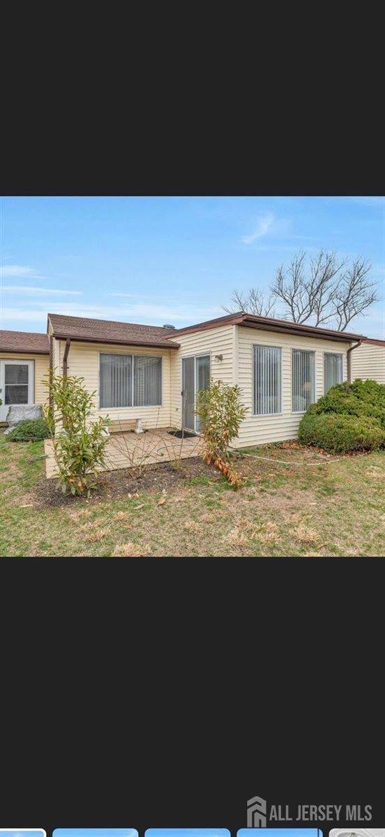 120 Ironwood Plaza, Monroe, NJ 08831