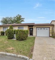 120 Ironwood Plaza, Monroe, NJ 08831