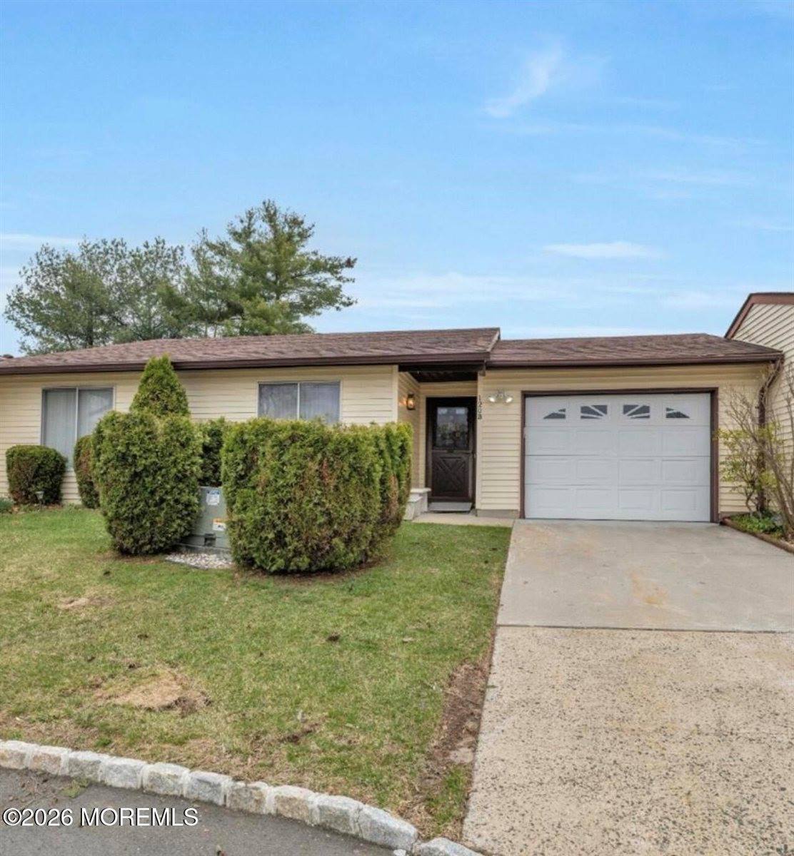 120B Ironwood Plaza, Monroe, NJ 08831
