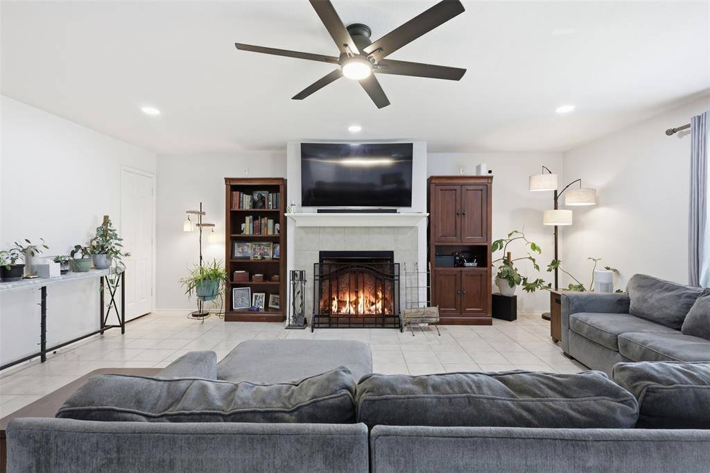 5976 Saddle Flap Drive, Fort Worth, TX 76179