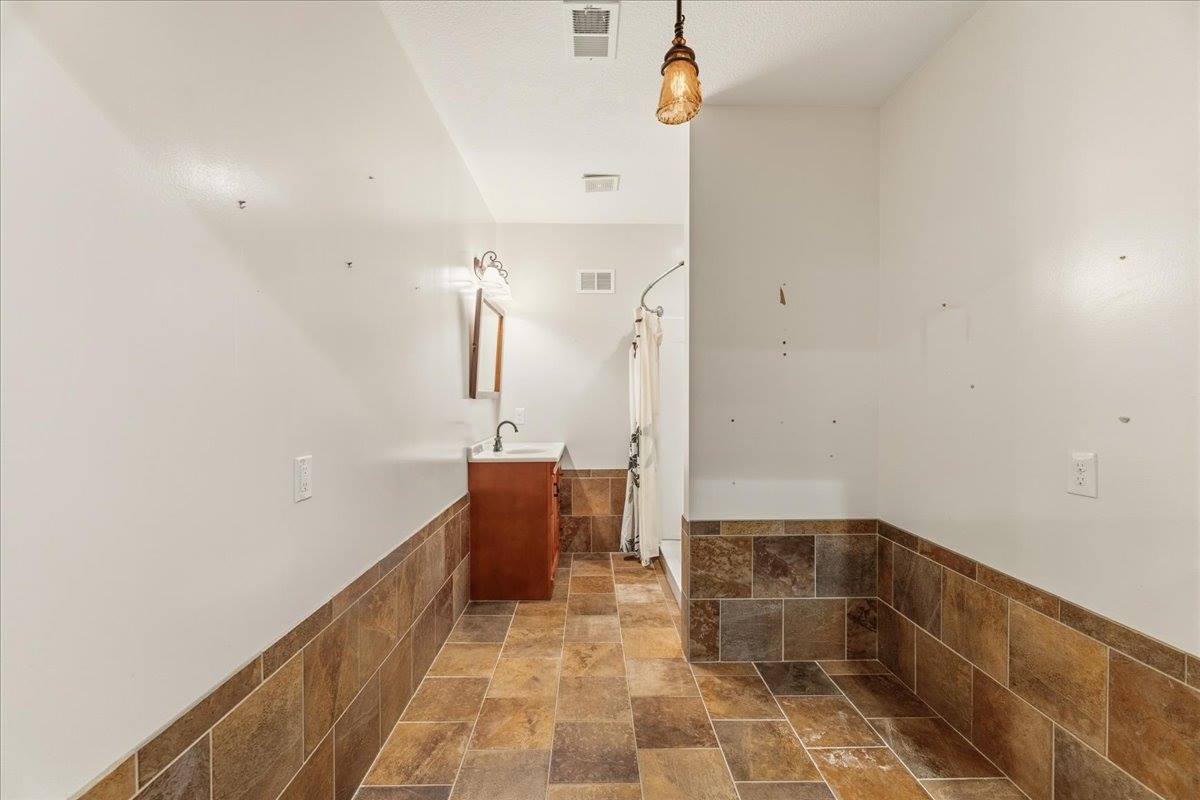 12522 W 123rd Terrace, Overland Park, KS 66213
