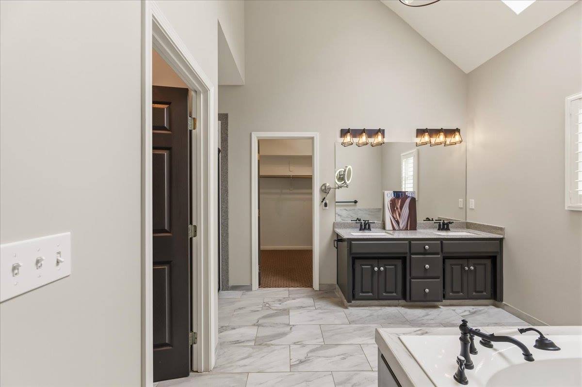 12522 W 123rd Terrace, Overland Park, KS 66213