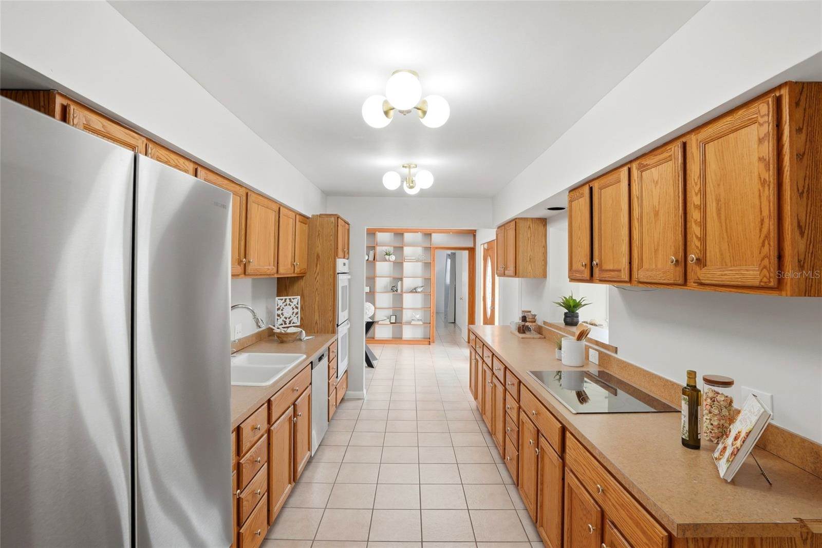 6900 10TH Avenue North, Saint Petersburg, FL 33710