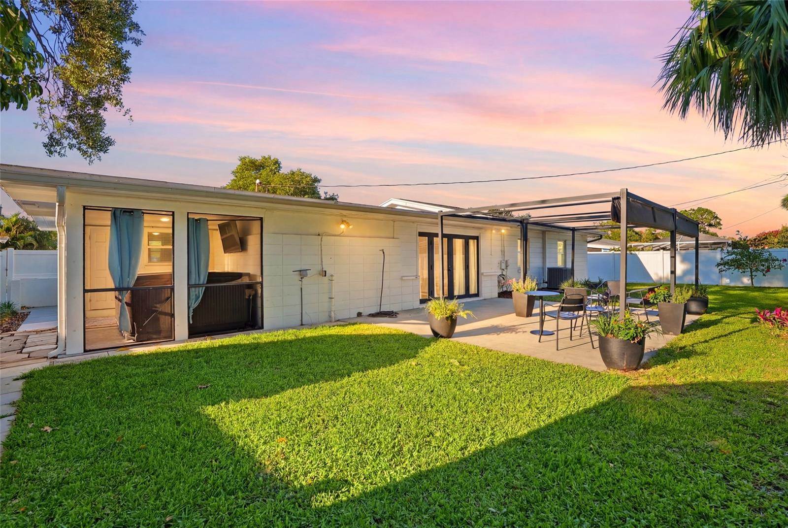 6900 10TH Avenue North, Saint Petersburg, FL 33710