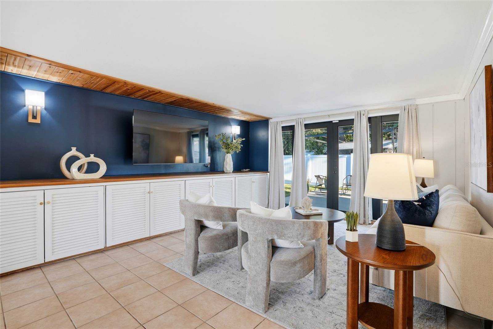 6900 10TH Avenue North, Saint Petersburg, FL 33710