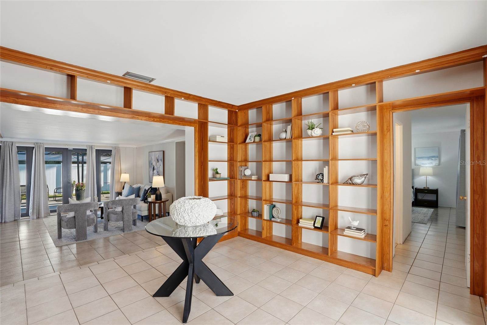 6900 10TH Avenue North, Saint Petersburg, FL 33710