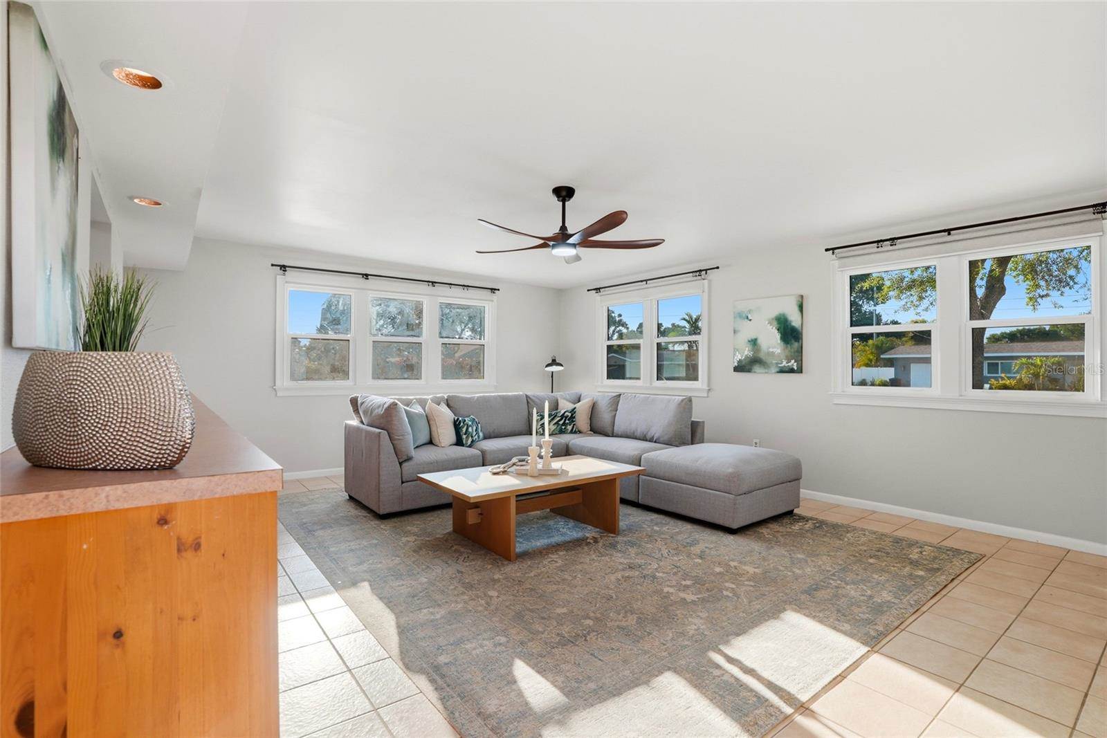 6900 10TH Avenue North, Saint Petersburg, FL 33710