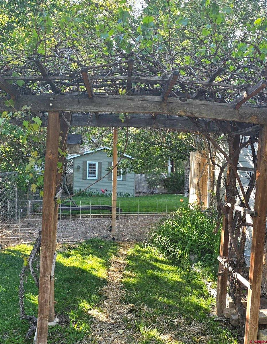 1227 S 2nd Street, Montrose, CO 81401