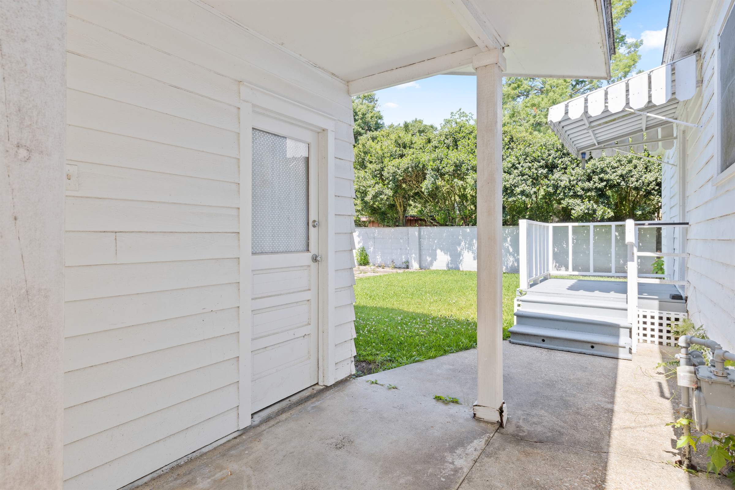524 Loreauville Rd, New Iberia, LA 70563