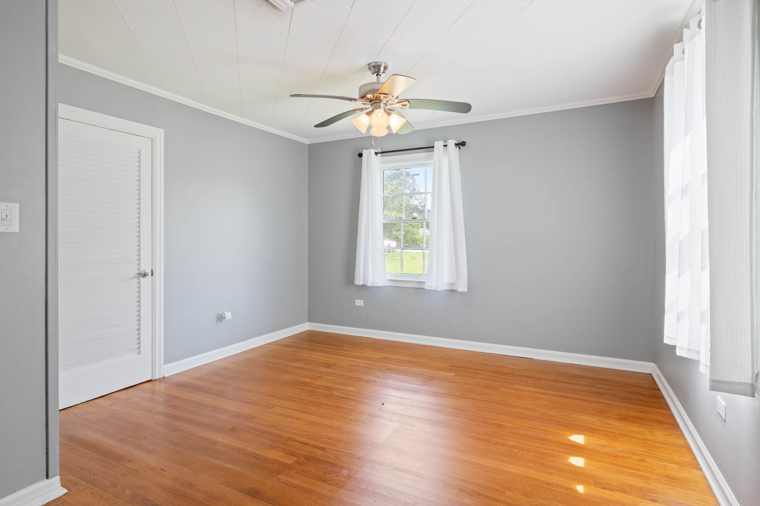 524 Loreauville Rd, New Iberia, LA 70563
