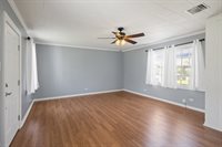 524 Loreauville Rd, New Iberia, LA 70563