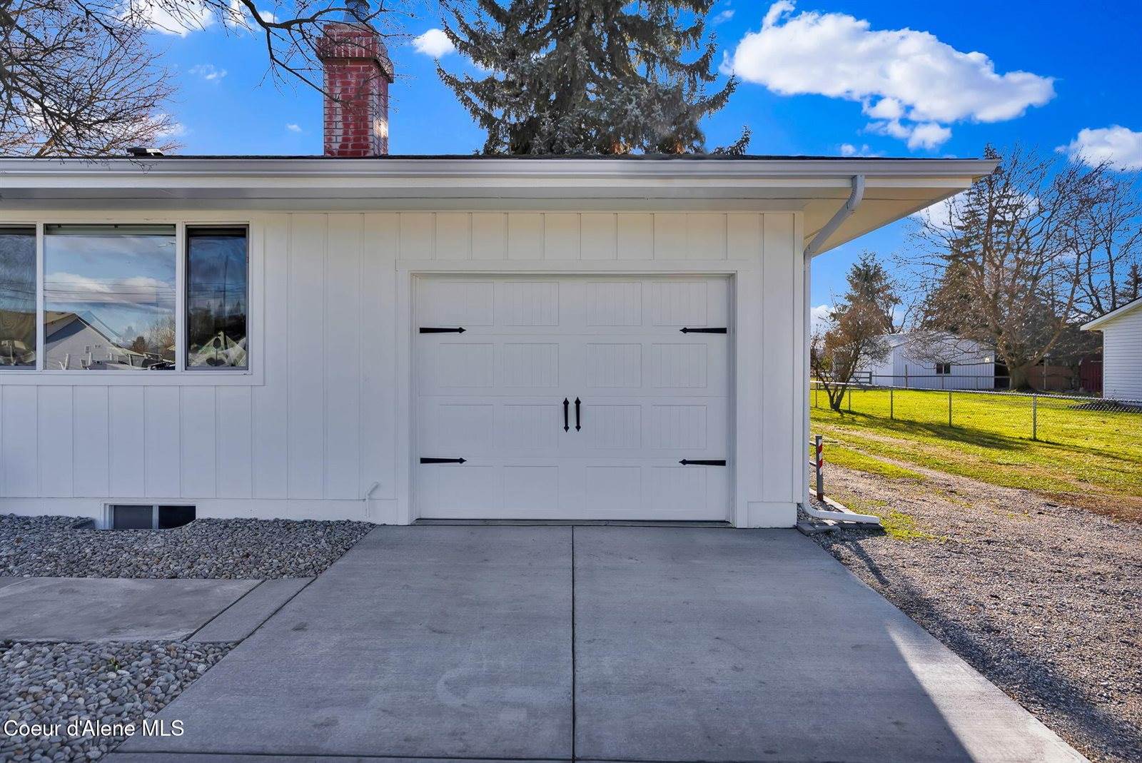 1810 West Honeysuckle Ave, Hayden, ID 83835