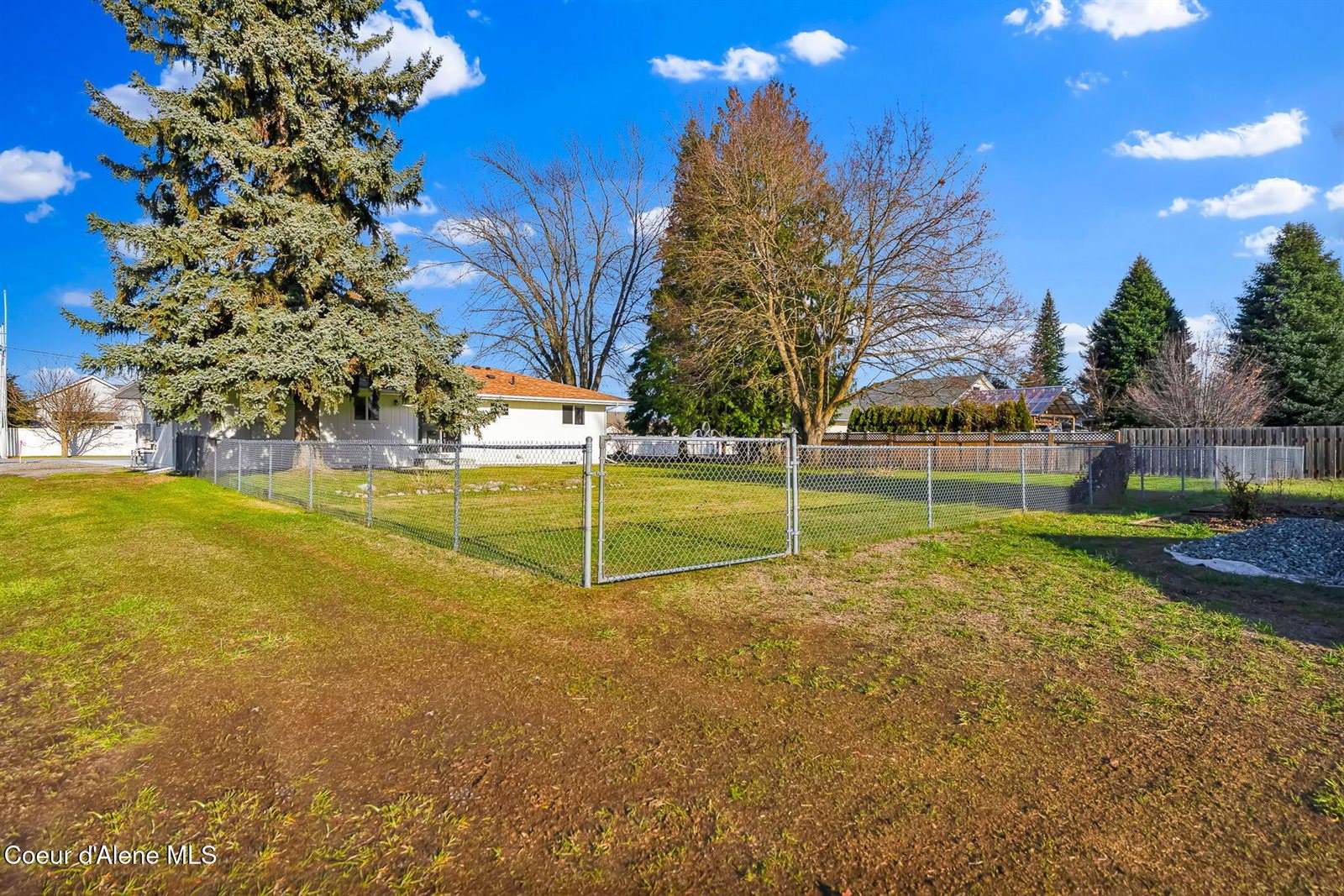 1810 West Honeysuckle Ave, Hayden, ID 83835