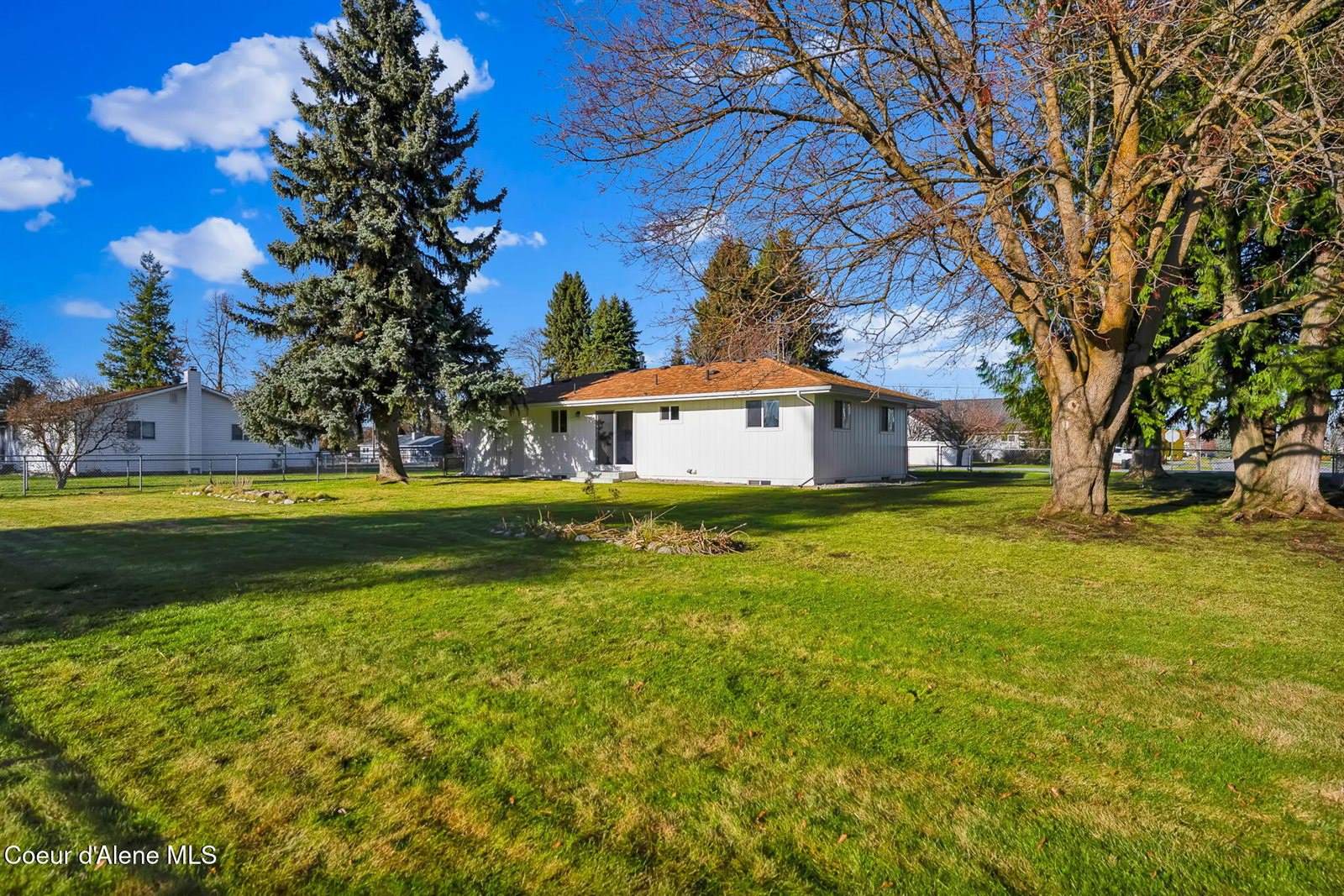 1810 West Honeysuckle Ave, Hayden, ID 83835