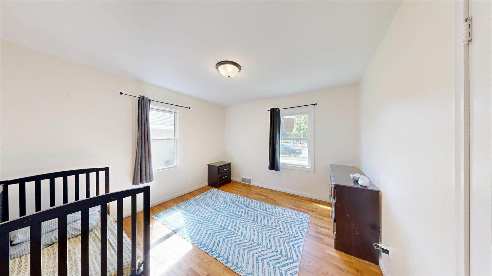 2159 Farnam St, La Crosse, WI 54601