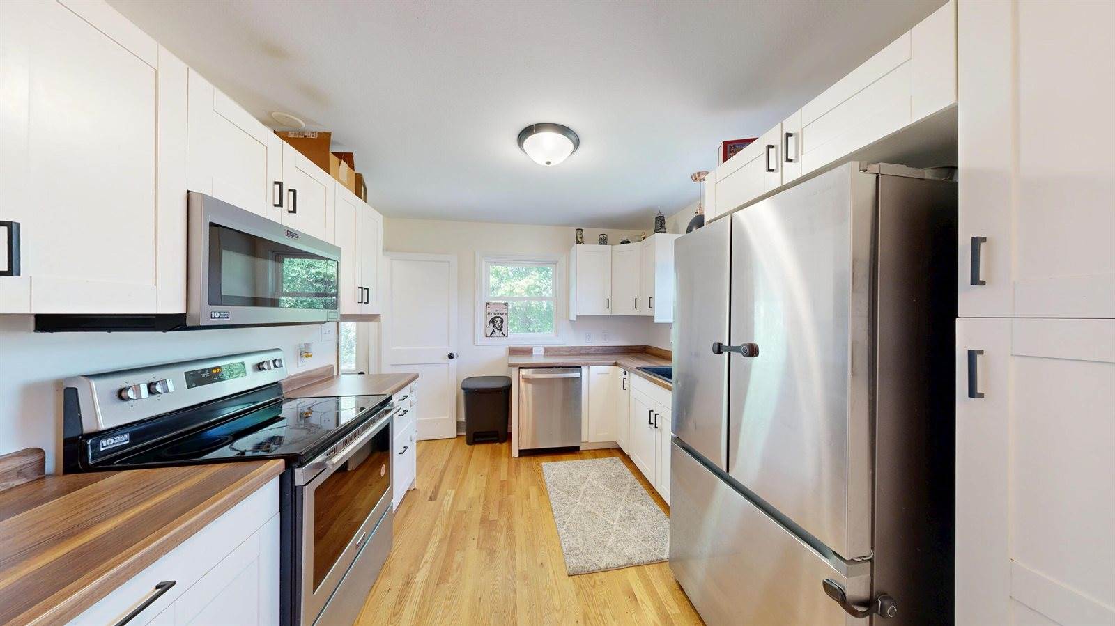 2159 Farnam St, La Crosse, WI 54601