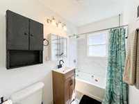 2159 Farnam St, La Crosse, WI 54601