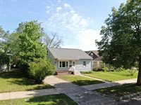 2159 Farnam St, La Crosse, WI 54601