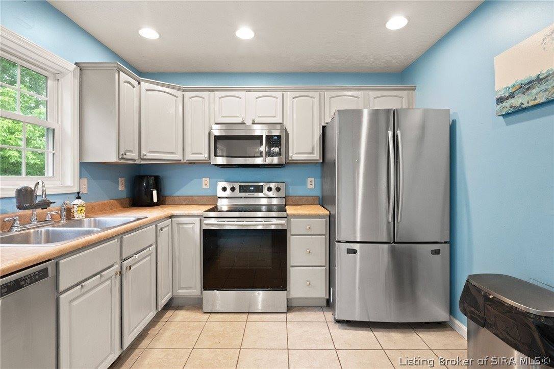 118 West Pigeon Ridge Court, Scottsburg, IN 47170