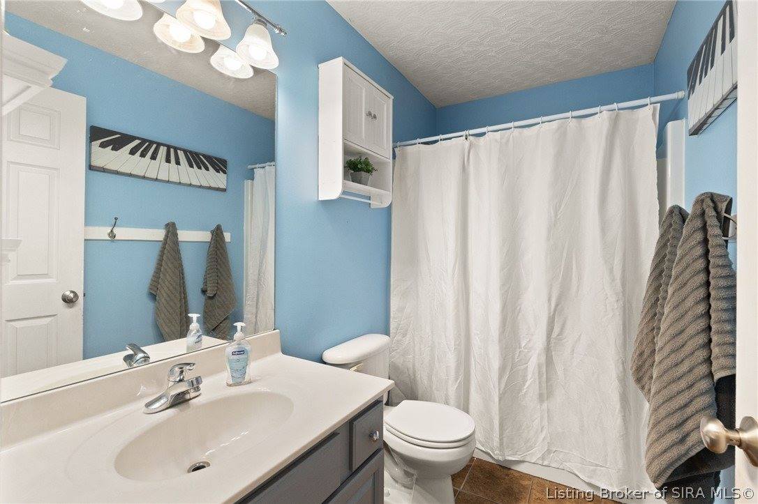 118 West Pigeon Ridge Court, Scottsburg, IN 47170