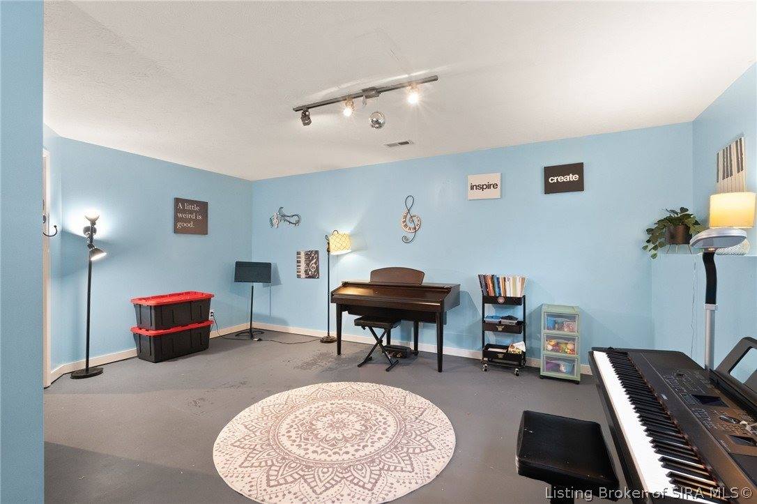 118 West Pigeon Ridge Court, Scottsburg, IN 47170