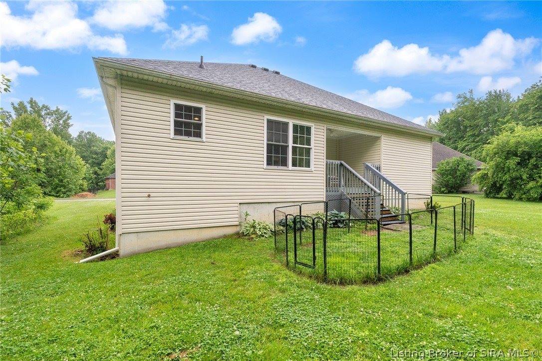 118 West Pigeon Ridge Court, Scottsburg, IN 47170