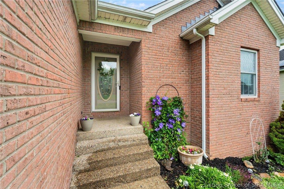 118 West Pigeon Ridge Court, Scottsburg, IN 47170