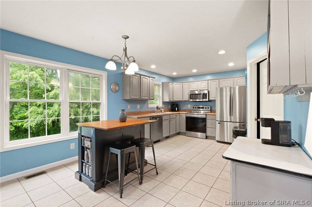 118 West Pigeon Ridge Court, Scottsburg, IN 47170