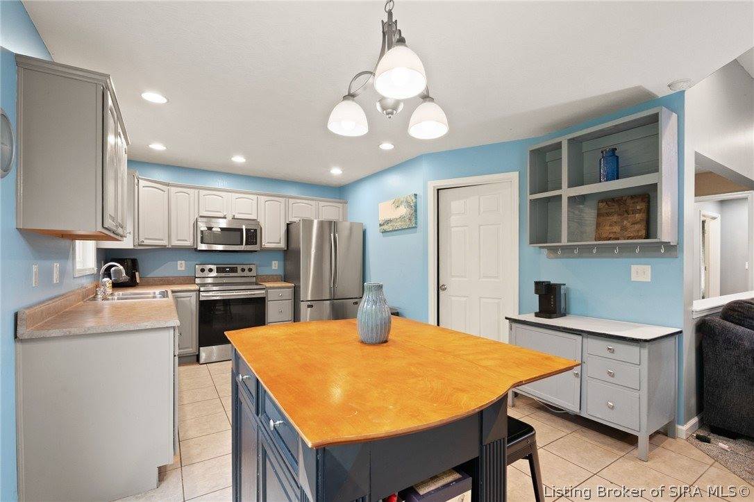118 West Pigeon Ridge Court, Scottsburg, IN 47170