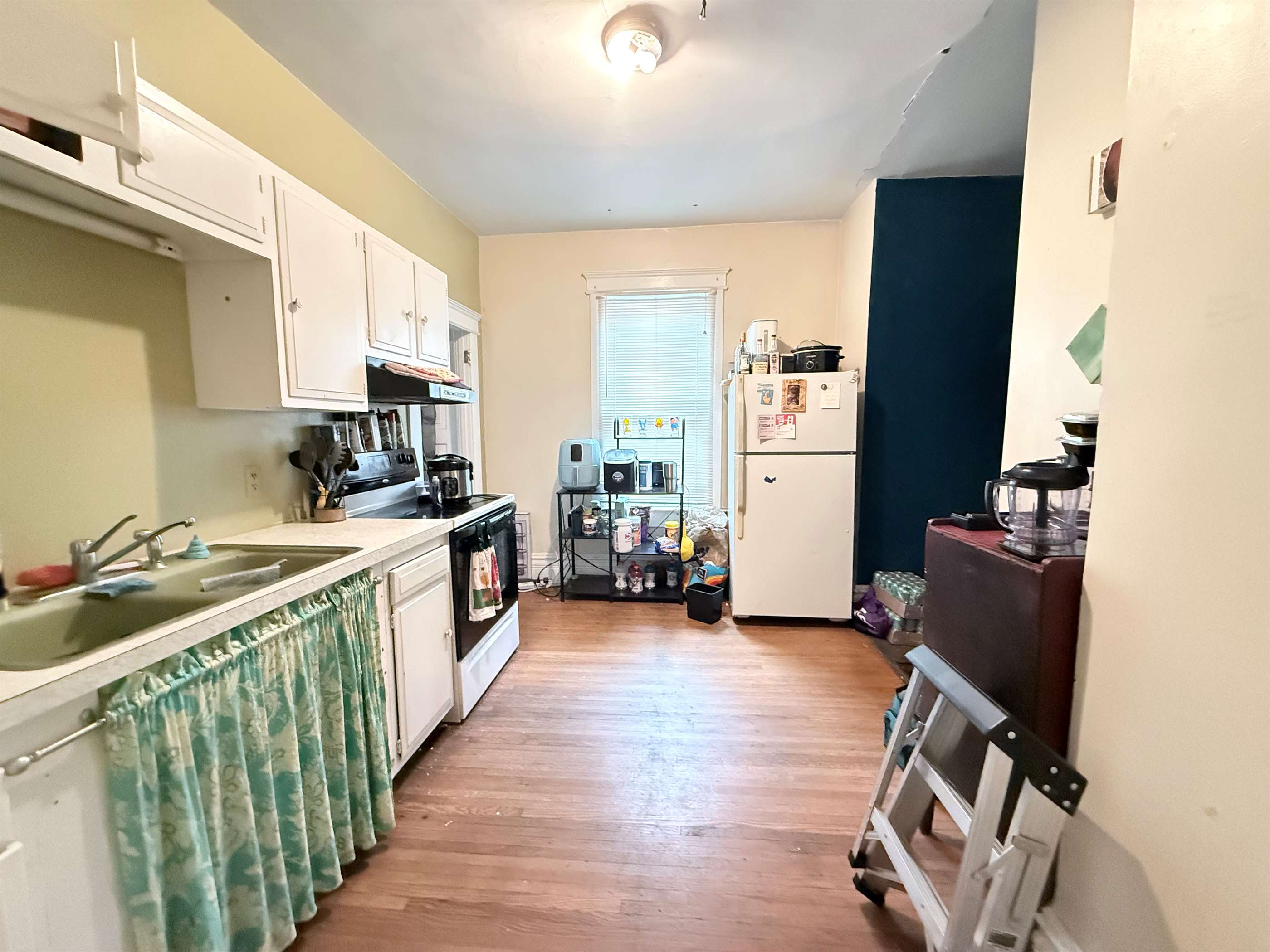 1229 S 8th St, Terre Haute, IN 47802