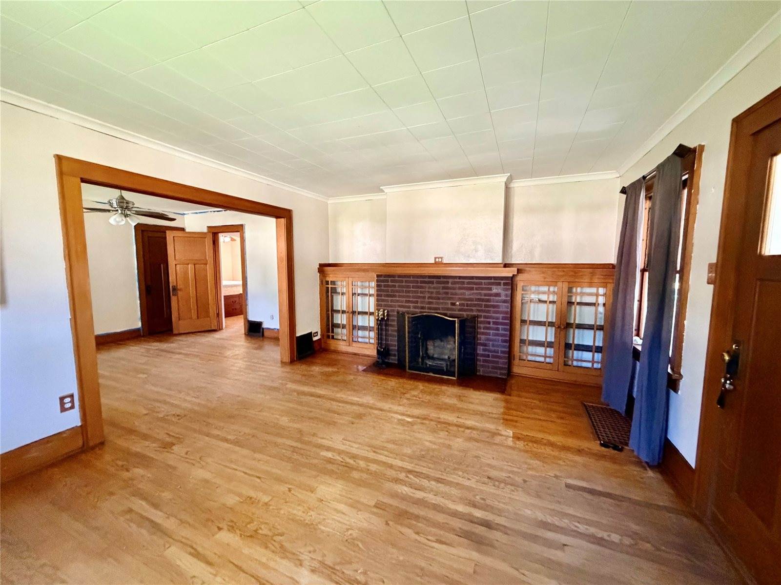 1447 Milton Avenue, Des Moines, IA 50316