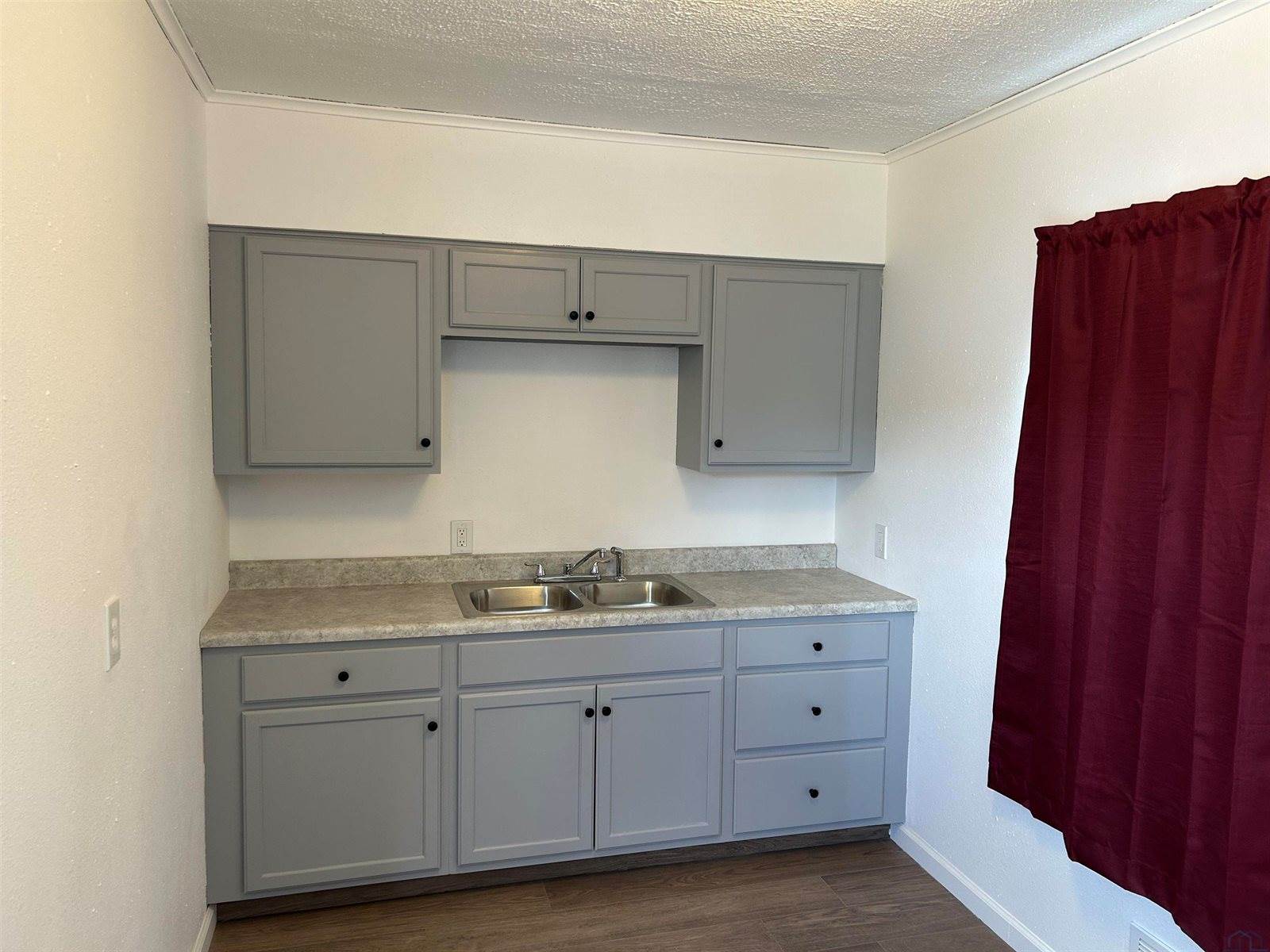2217 Geneva, Sioux City, IA 51103