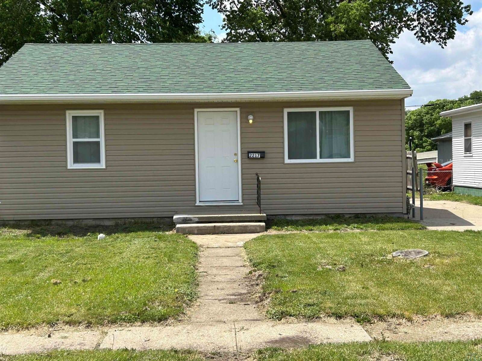 2217 Geneva, Sioux City, IA 51103