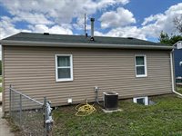 2217 Geneva, Sioux City, IA 51103